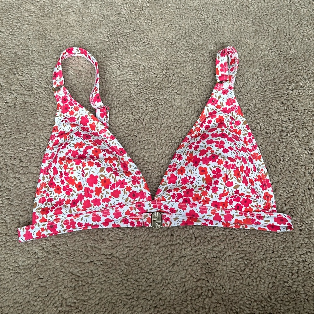 BRAND NEW floral bikini top